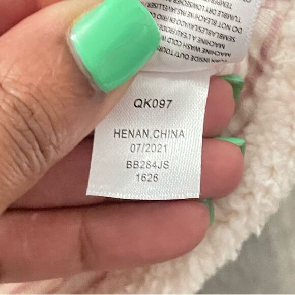 Jessica Simpson Baby Girl’s Cream Sherpa Button Front Sleeveless Vest 18M - Picture 8 of 11